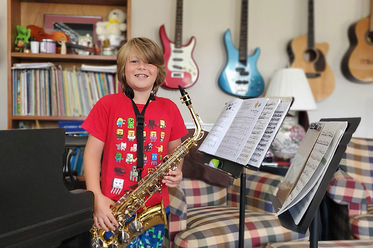 Saxophone student making great progress in online lessons