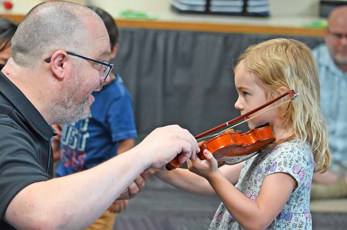 Approaches to Beginning String Pedagogy: A Survey of Classroom String and  Orchestra Teacher Experiences with the Suzuki Method
