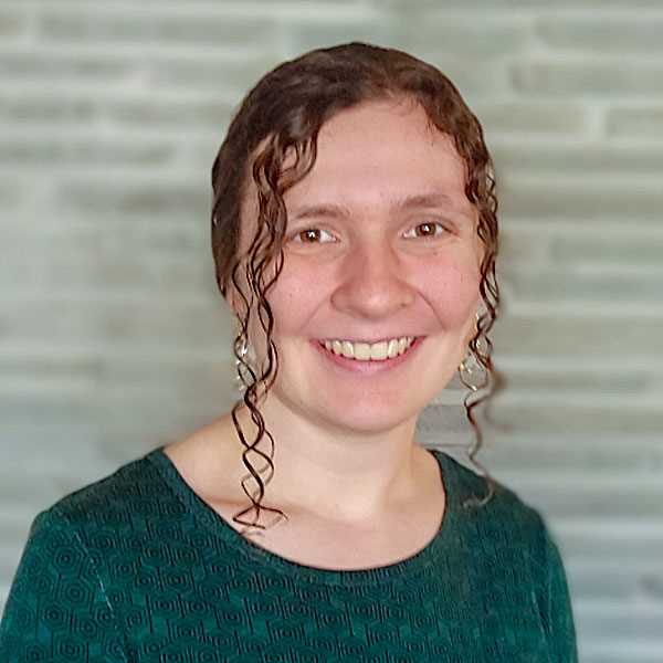 Eliza Shriver headshot